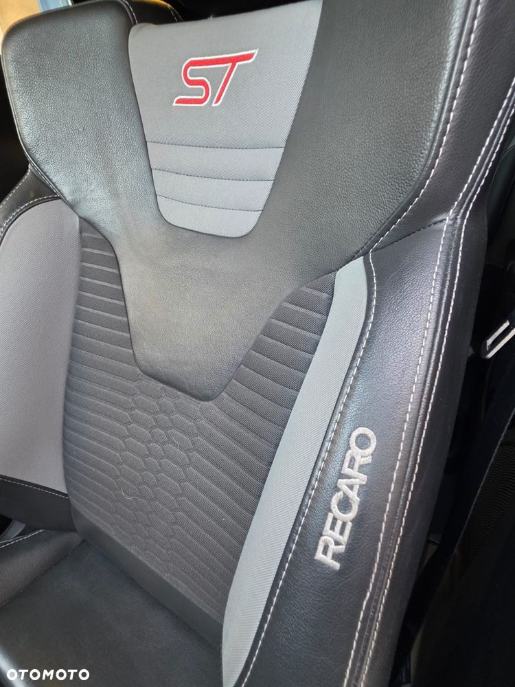 Ford Focus 2.0 TDCi ST - 16