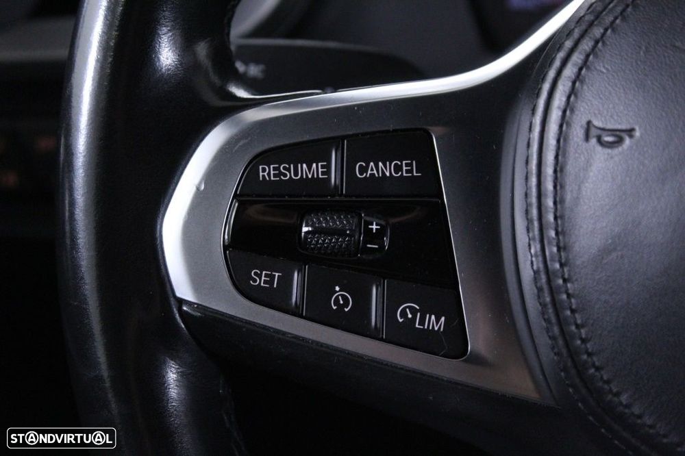 BMW 116 d Pack Desportivo M Auto - 22