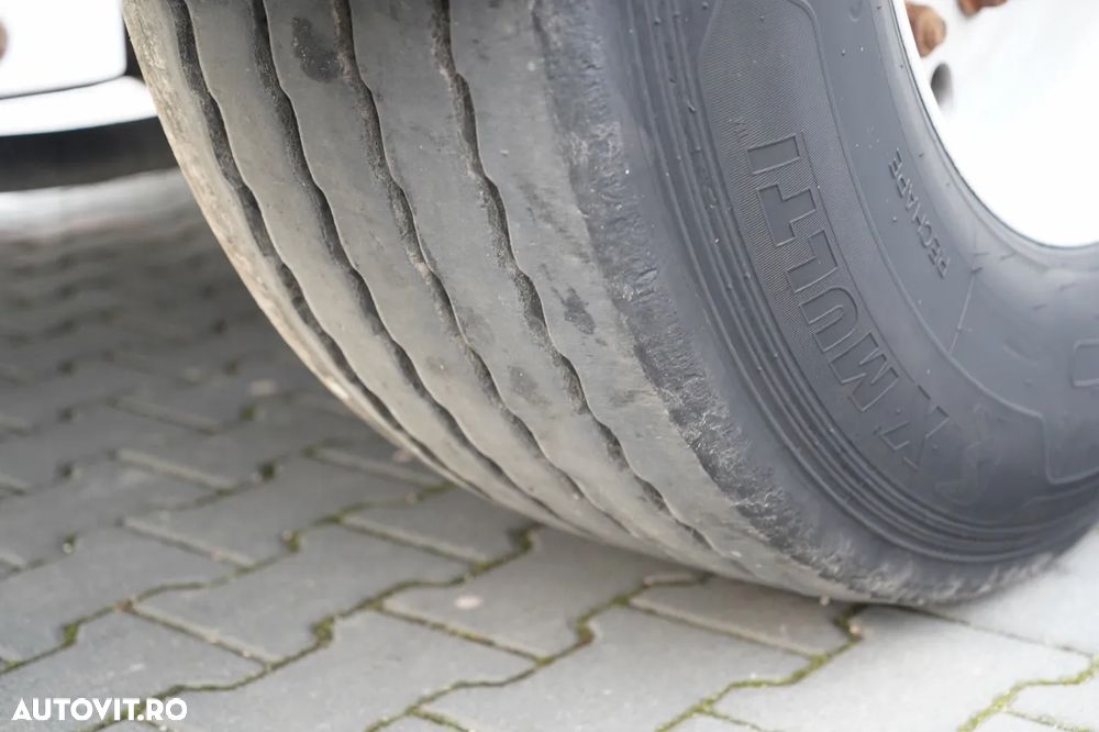 Feldbinder REMORCA CIMENT / 3 COMPARTIMENTE / 37.000 L / SILOC / PENTRU MATERIALE VRAC / JANTE DIN ALIAJ - 19