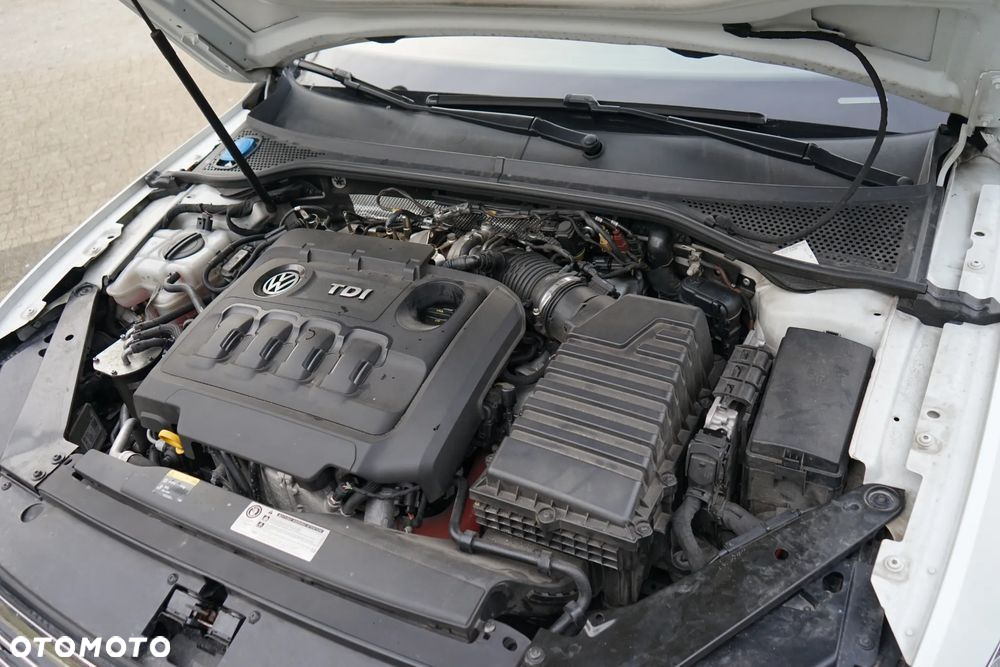 Volkswagen Passat 2.0 TDI Bi-Turbo BMT 4Mot Highline DSG - 34