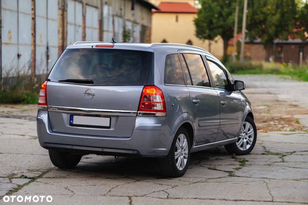 Opel Zafira 1.8 Sport - 15