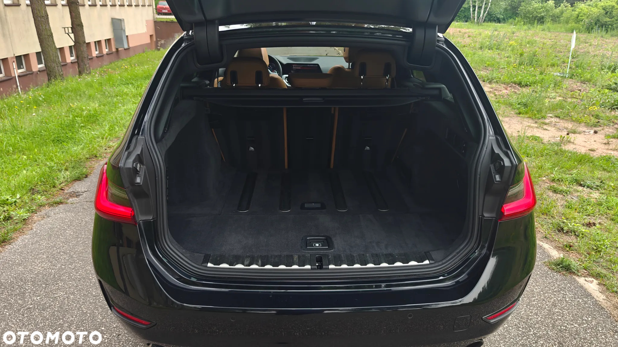 BMW Seria 3 330i Sport Line sport - 24