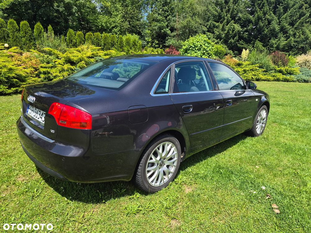 Audi A4 Limousine - 3