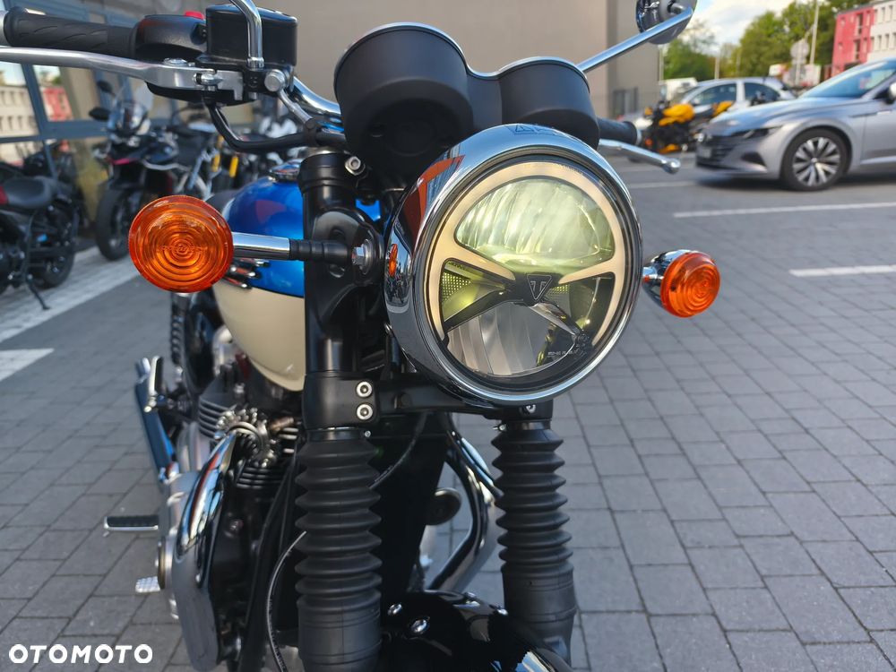 Triumph Bonneville - 5