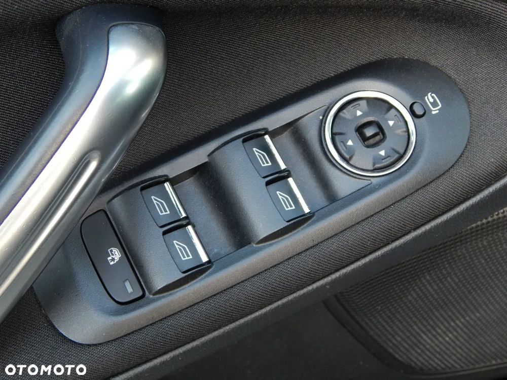 Ford S-Max 2.0 TDCi DPF Champions Edition - 14