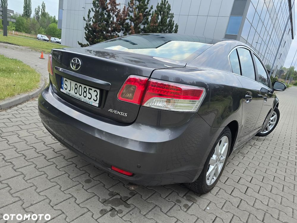 Toyota Avensis 2.0 D-4D Luna - 18