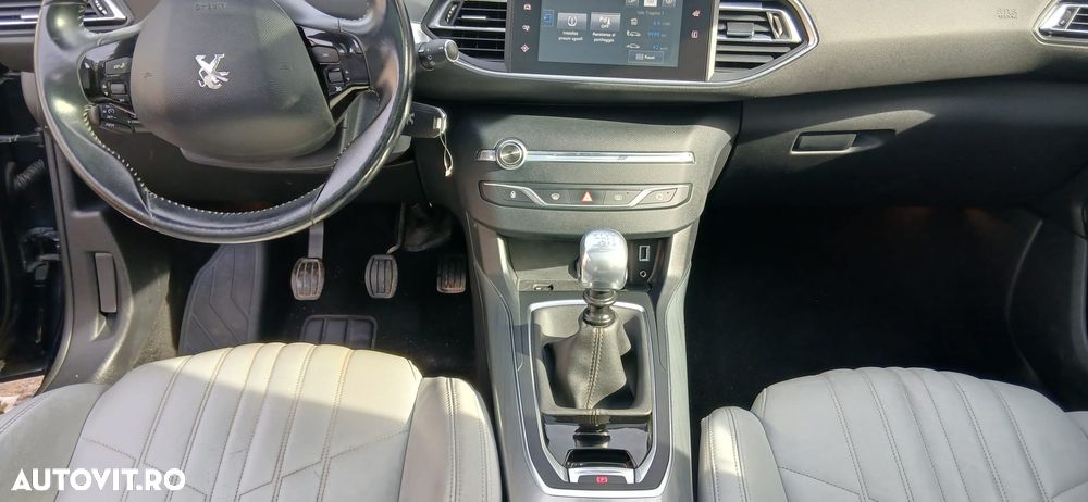 Peugeot 308 130 e-THP Stop & Start Allure - 10