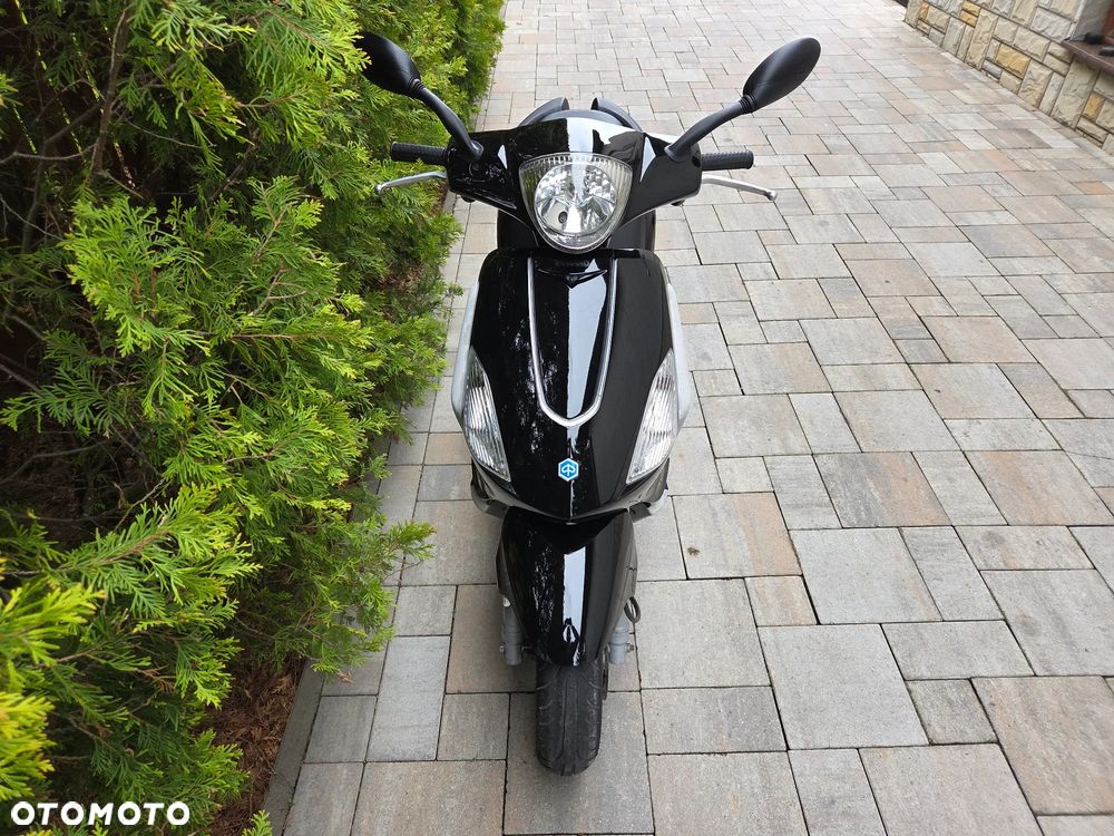 Piaggio FLY - 9