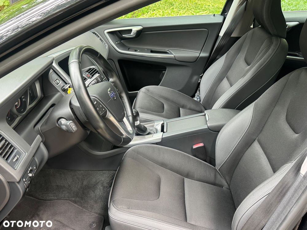 Volvo XC 60 D3 Edition Pro - 11