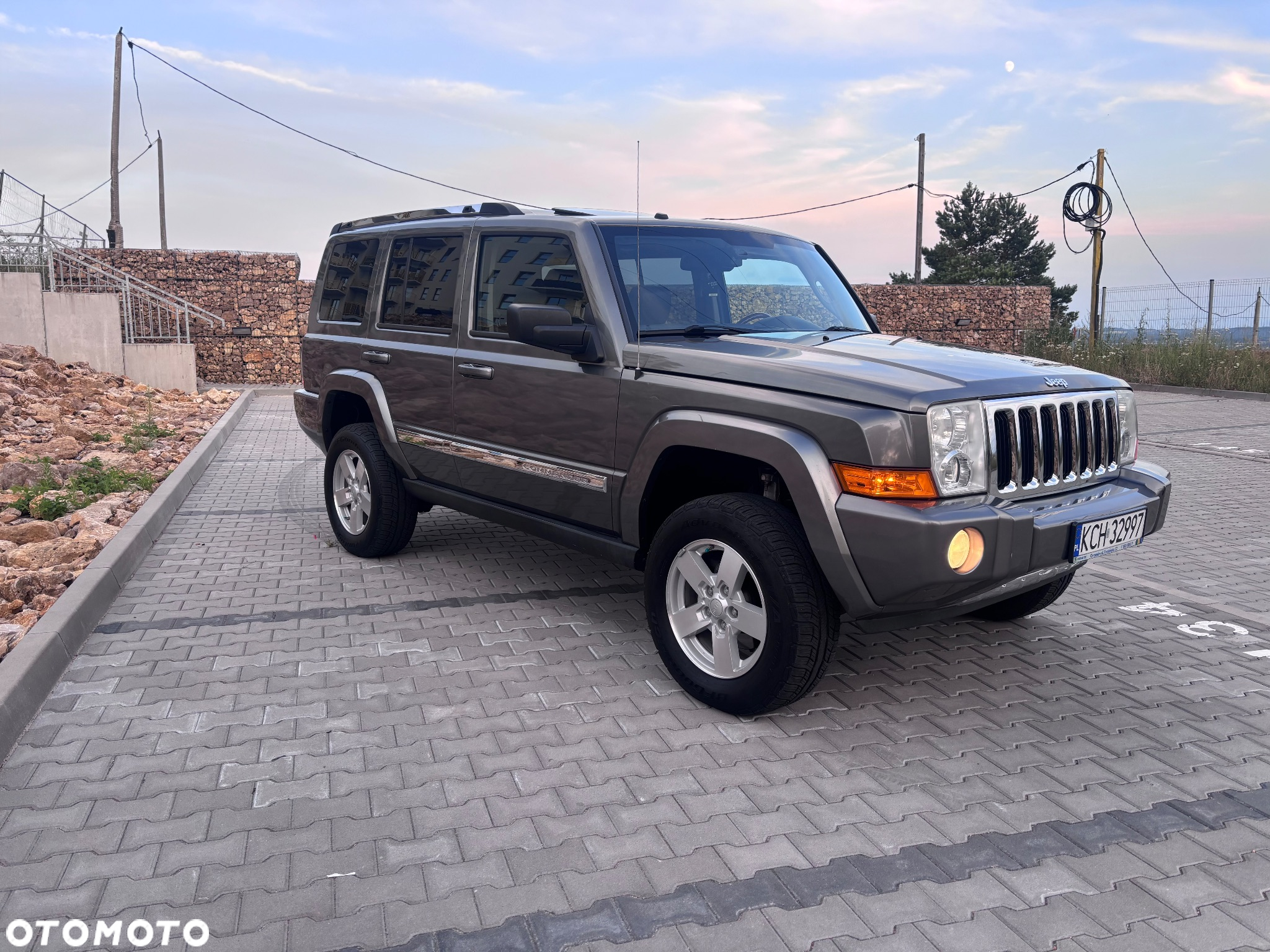 Jeep Commander 5.7 V8 Limited - 2