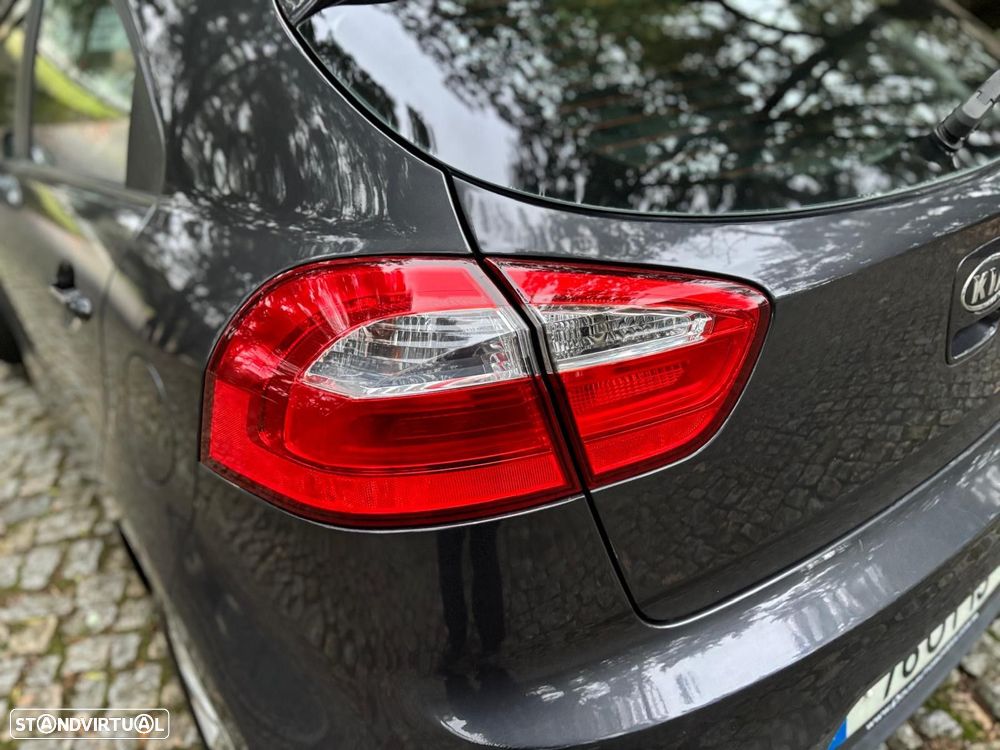 Kia Rio 1.1 CRDi LX ISG - 9