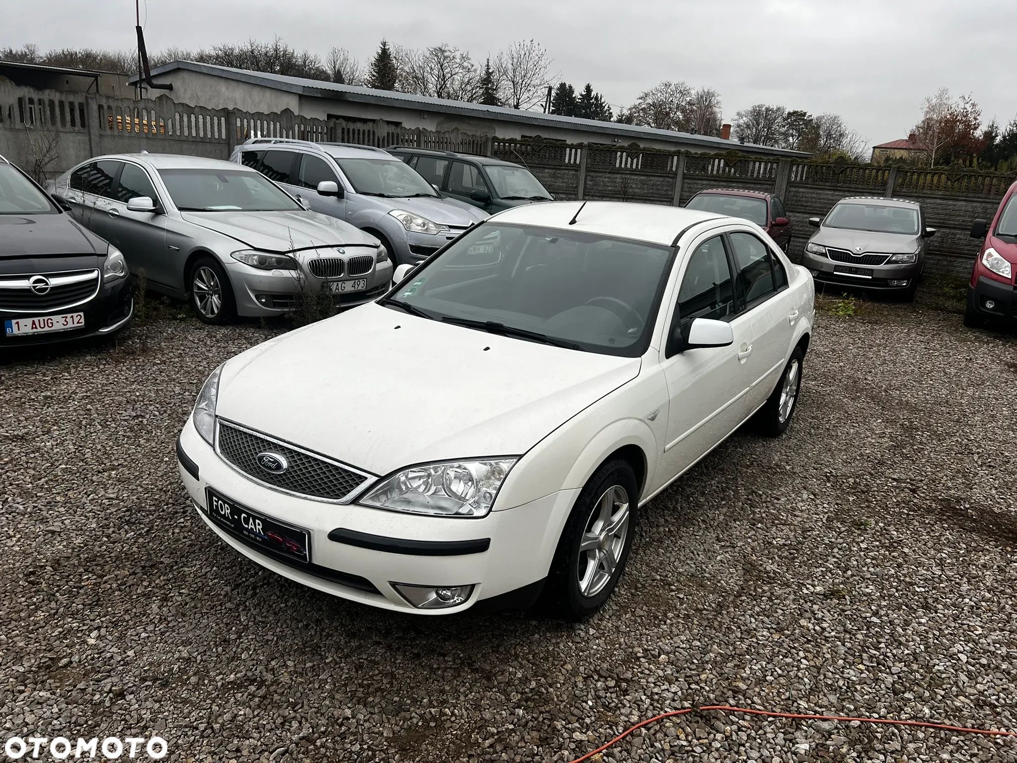 Ford Mondeo 2.0 Ambiente - 1