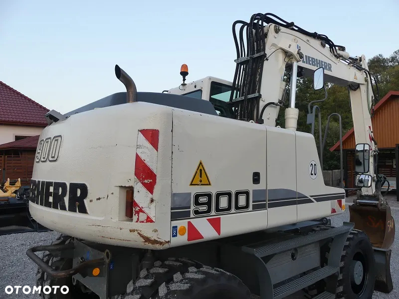 Liebherr A900C z Niemiec / Super Stan / - 40
