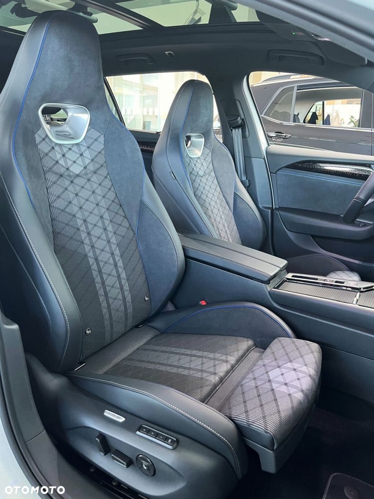 Volkswagen Passat Variant 2.0 TDI SCR R-Line Plus DSG - 10