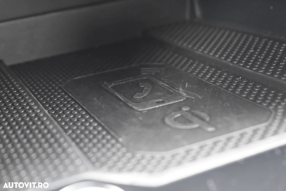 Volkswagen T-Roc 1.5 TSI DSG Life - 32