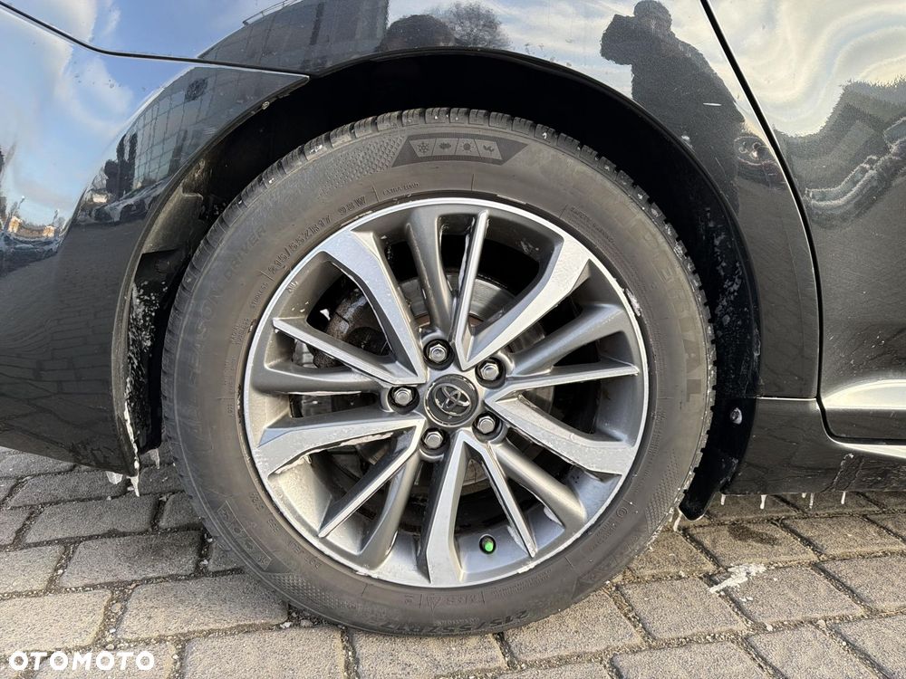 Toyota Avensis 2.0 D-4D Premium - 11