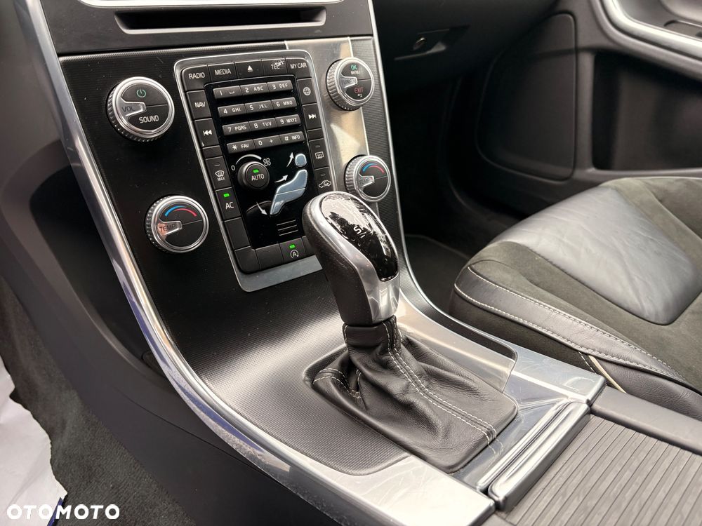 Volvo V60 D4 Geartronic RDesign - 21