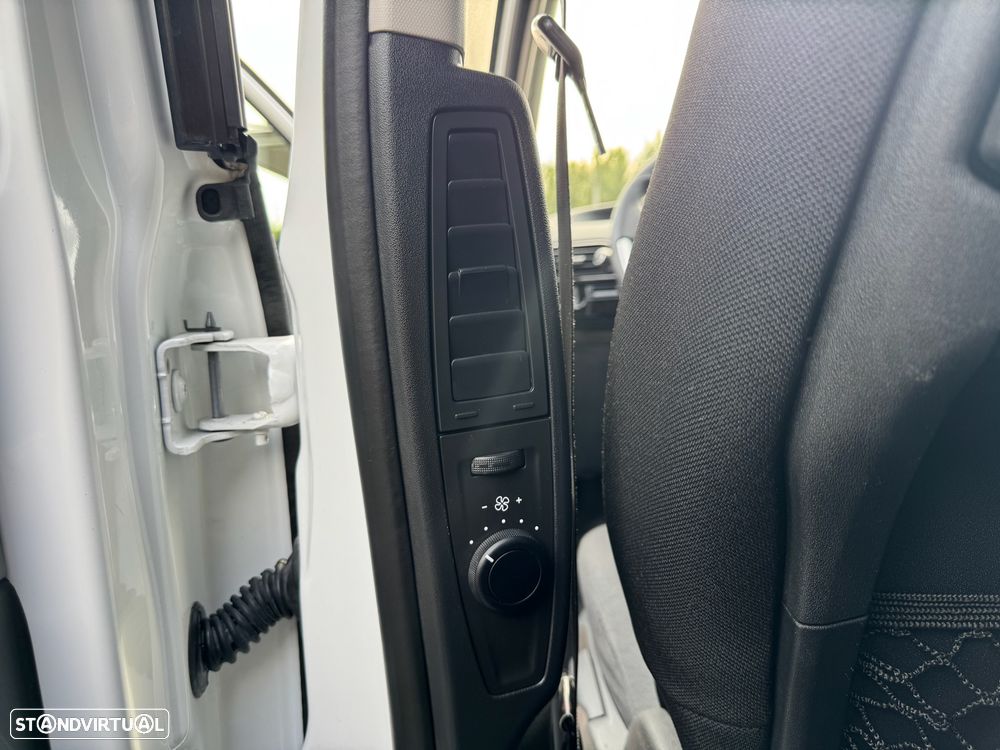 Citroën Grand C4 Spacetourer BlueHDi 130 Stop&Start EAT8 SELECTION - 22