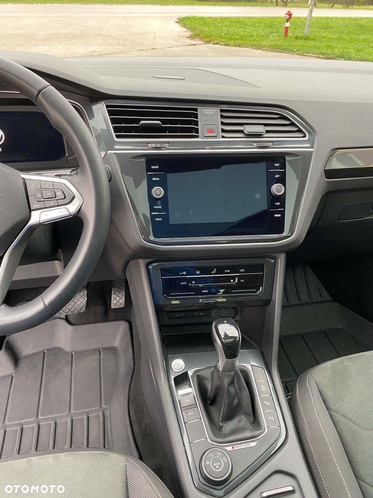 Volkswagen Tiguan - 10