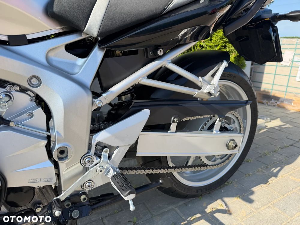 Yamaha FZ - 29