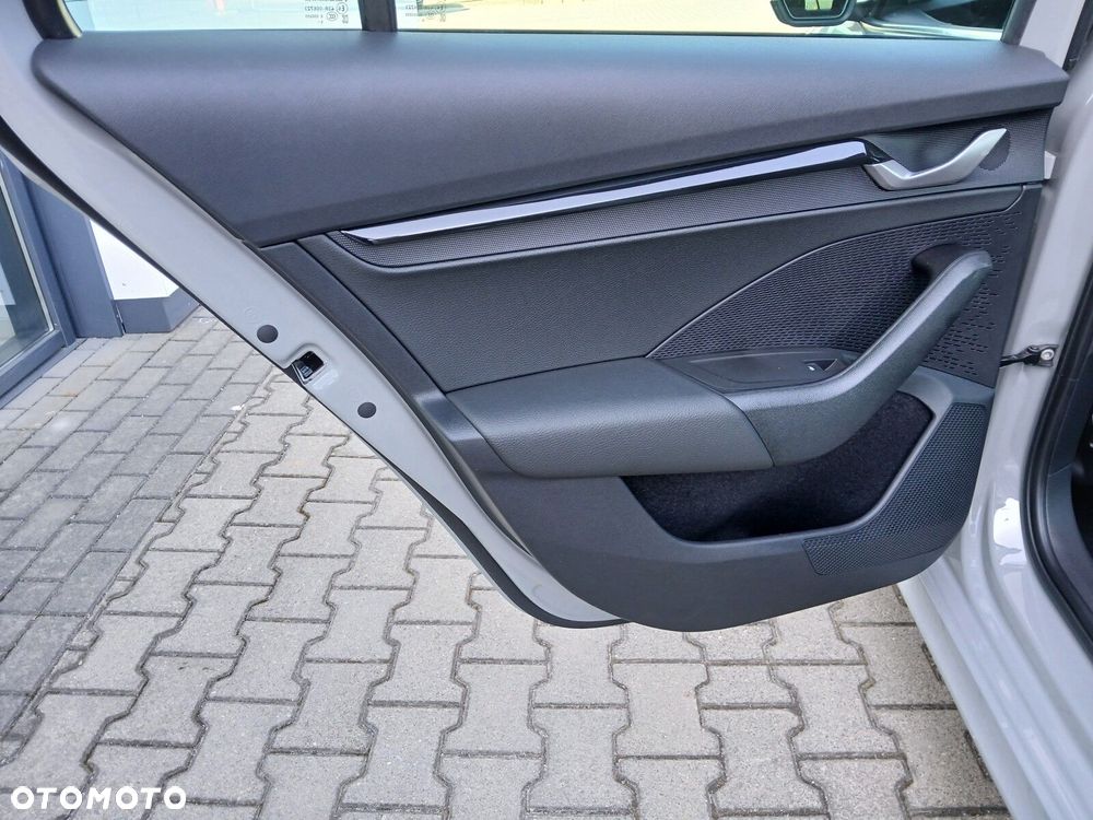 Skoda Octavia 1.5 TSI Edition 130 Selection - 32