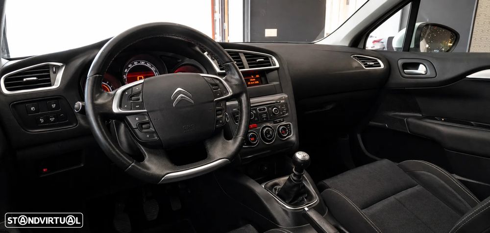 Citroën C4 e-HDi 110 Exclusive - 8