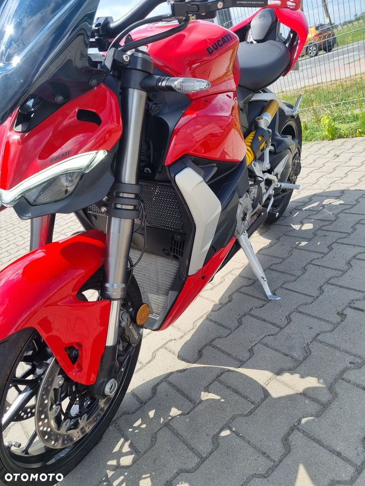 Ducati Streetfighter V2 - 16
