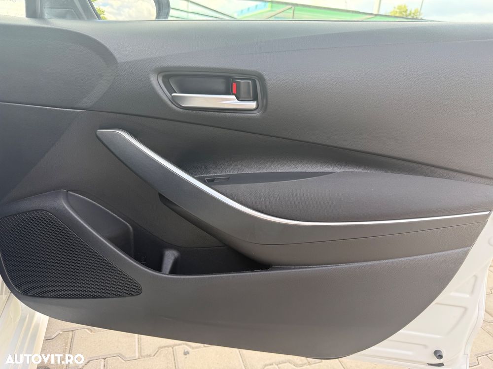 Toyota Corolla 1.8 Business Edition - 18