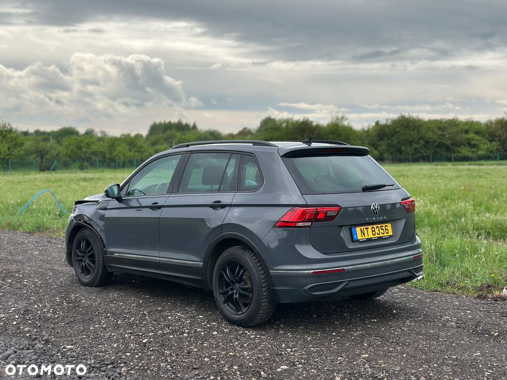 Volkswagen Tiguan - 12