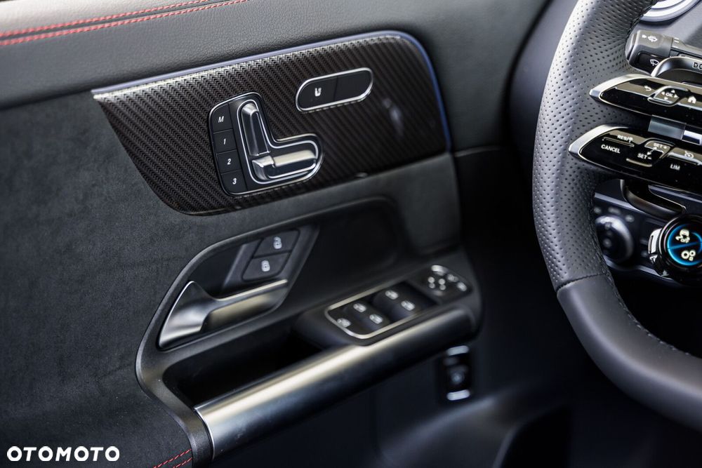 Mercedes-Benz GLA - 26