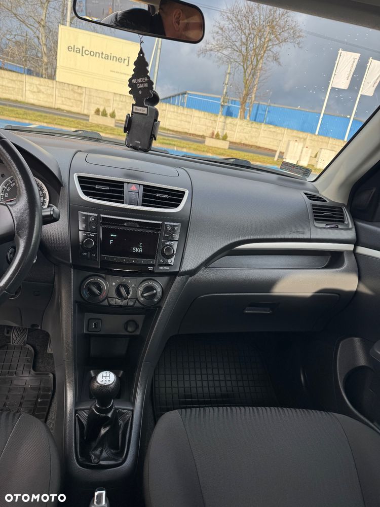 Suzuki Swift - 12