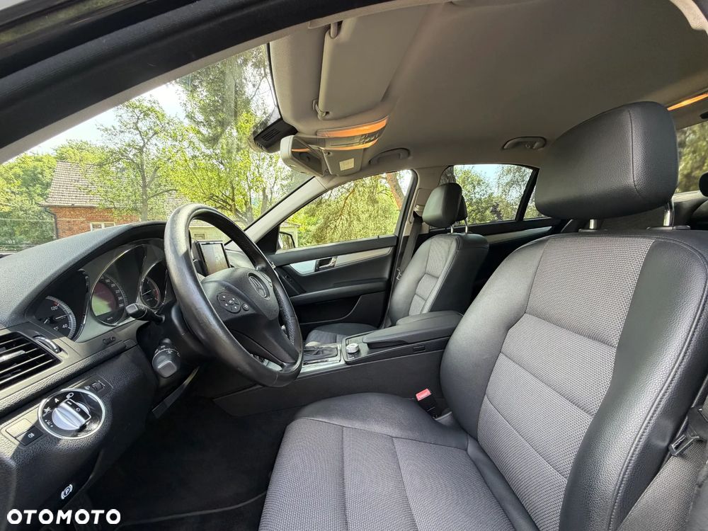 Mercedes-Benz Klasa C 250 CDI DPF 4Matic 7G-TRONIC BlueEFFICIENCY Avantgarde - 15
