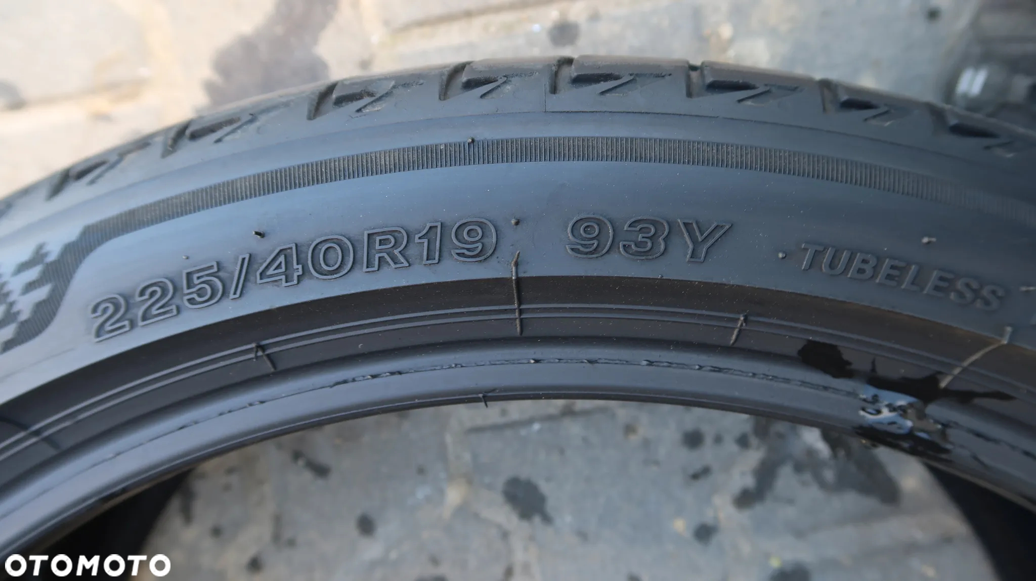 2 SZT OPON 225/40R19 RSC BRIDGESTONE - 8