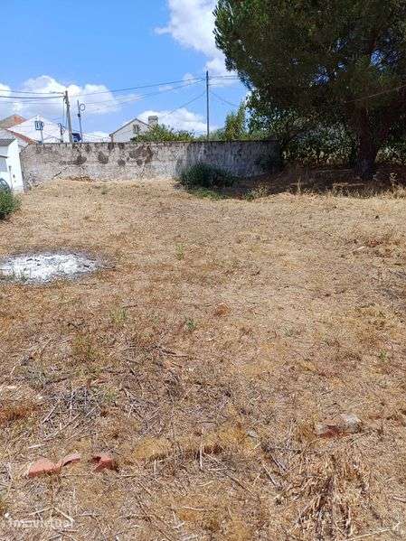 Moradia para remodelação - Grande imagem: 3/7