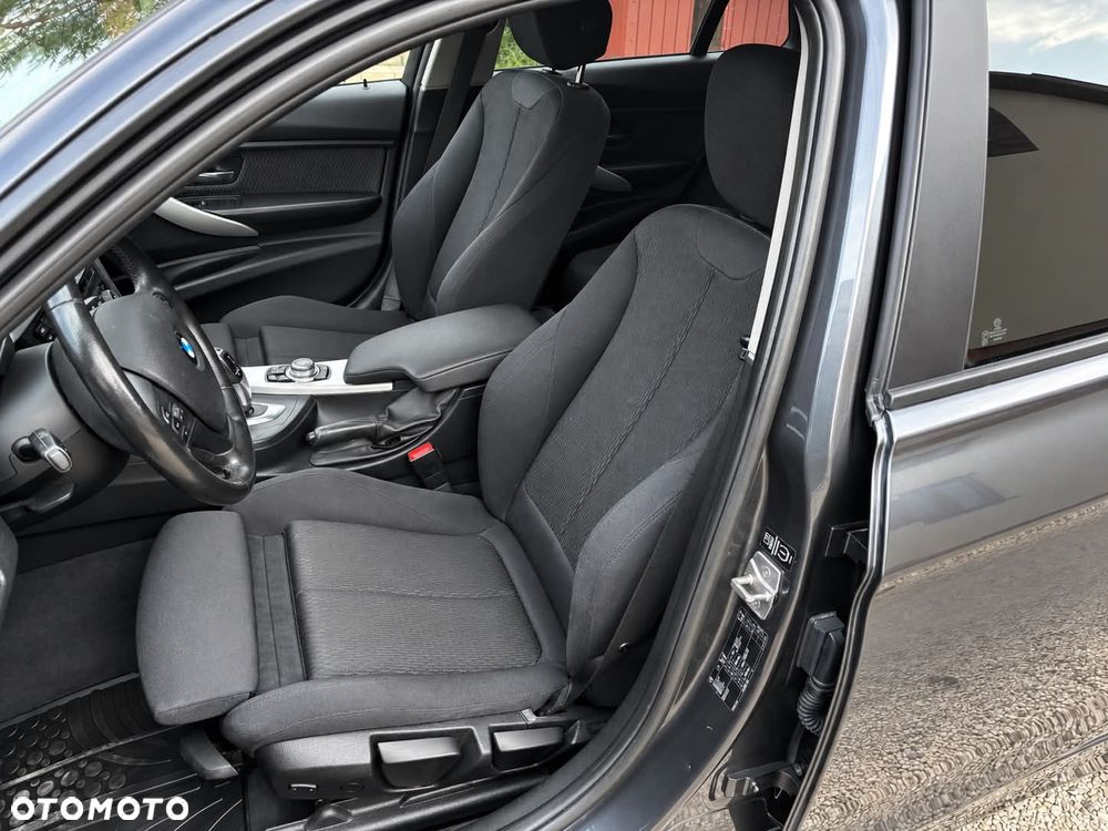 BMW Seria 3 - 17