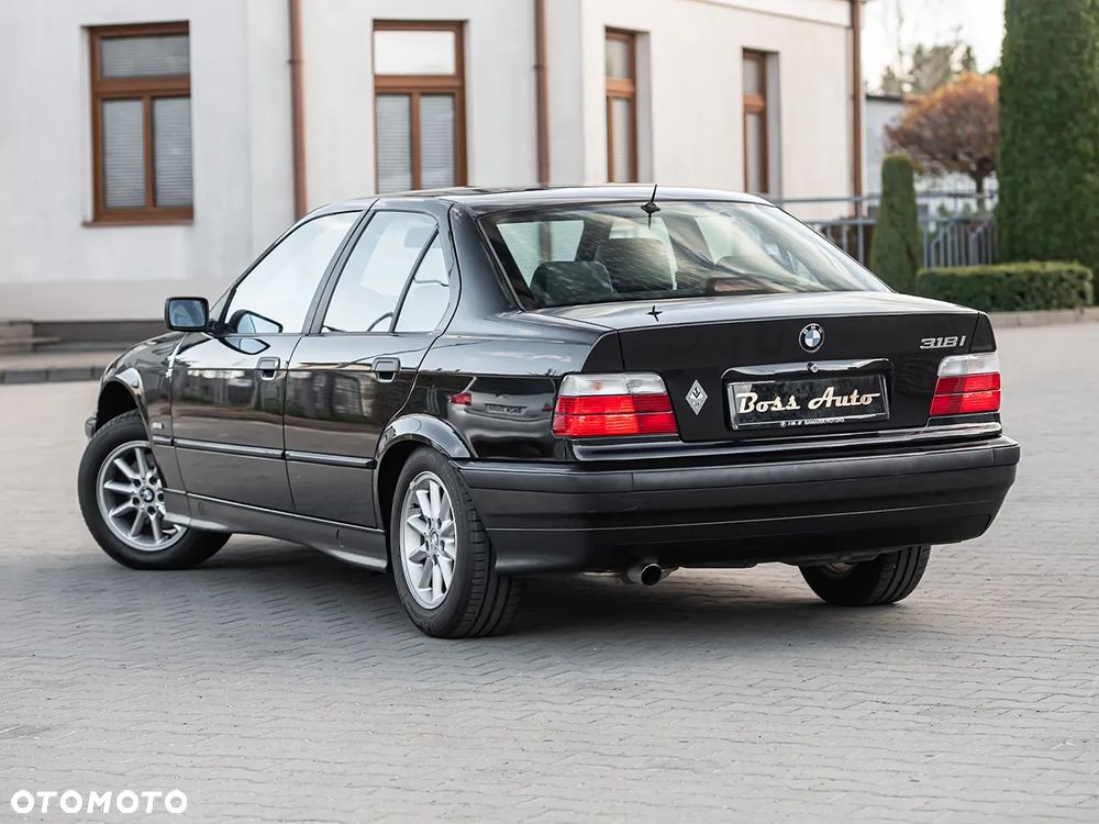 BMW Seria 3 318i - 10