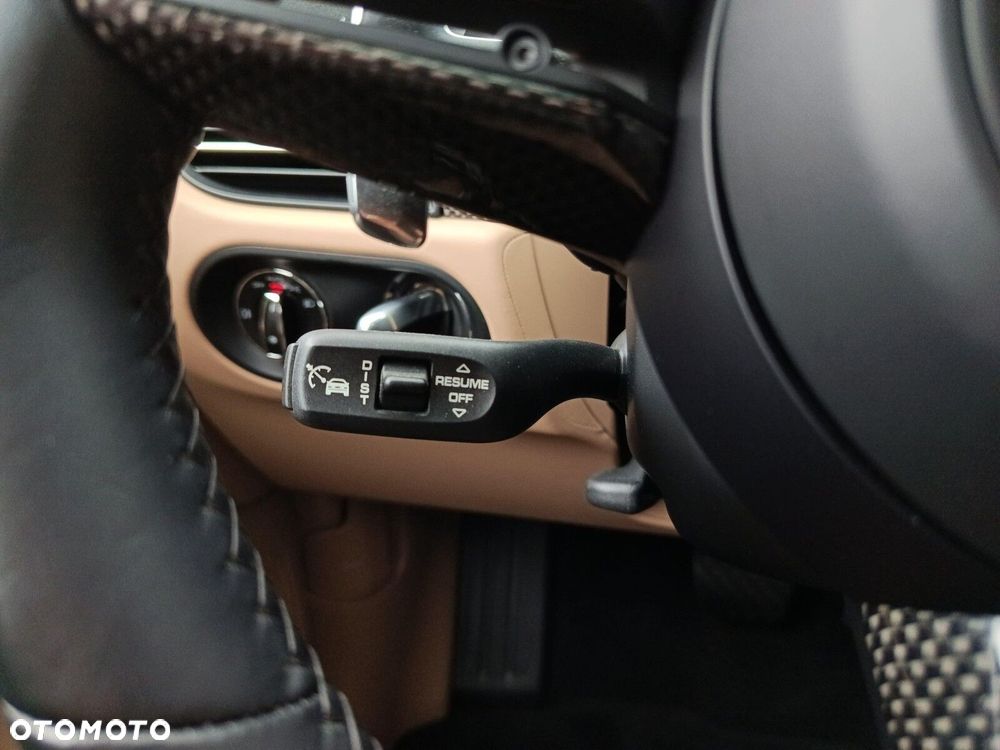 Porsche Macan - 30