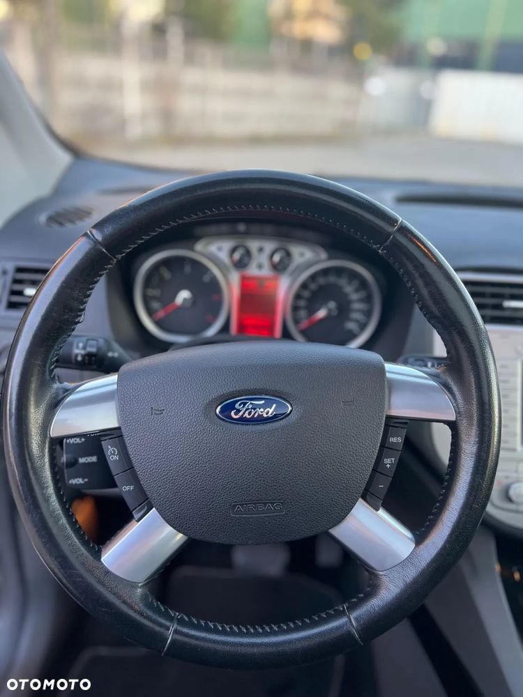 Ford Kuga 2.0 TDCi 4x4 Titanium - 18