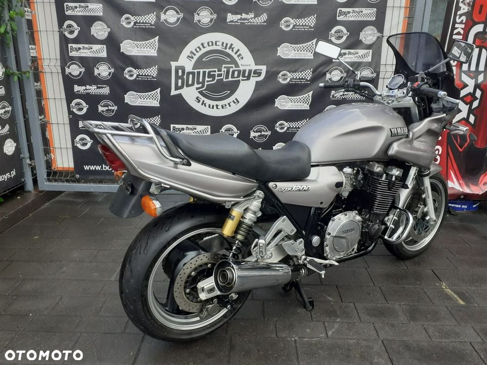 Yamaha XJR - 7