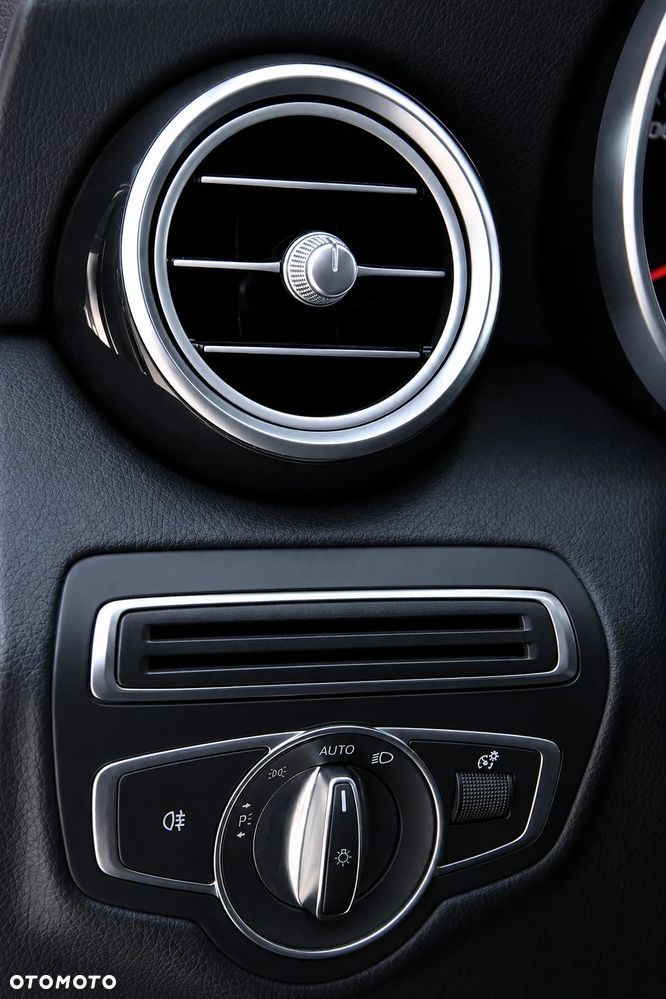 Mercedes-Benz GLC - 38