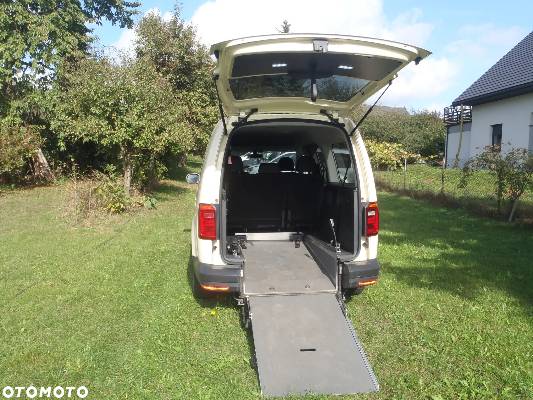 Volkswagen Caddy 2.0 TDI (5-Si.) Trendline Blue Motion - 11
