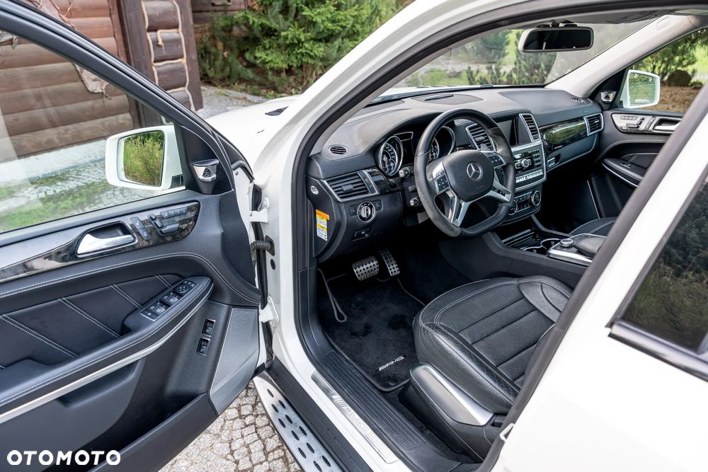 Mercedes-Benz GL 63 AMG 4Matic AMG Speedshift Plus 7G-TRONIC - 23