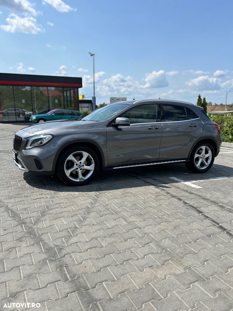 Mercedes-Benz GLA 220 d 4MATIC Aut. - 4