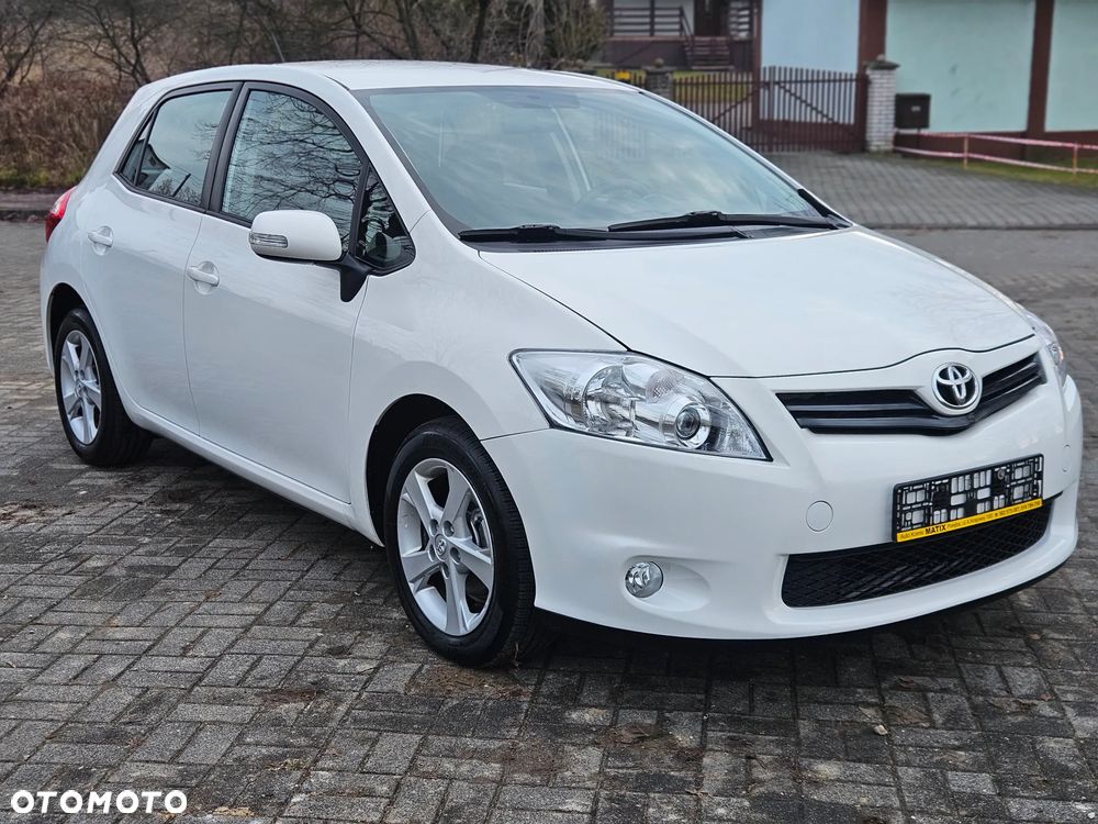 Toyota Auris 1.33 Dual-VVT-i START Edition - 1