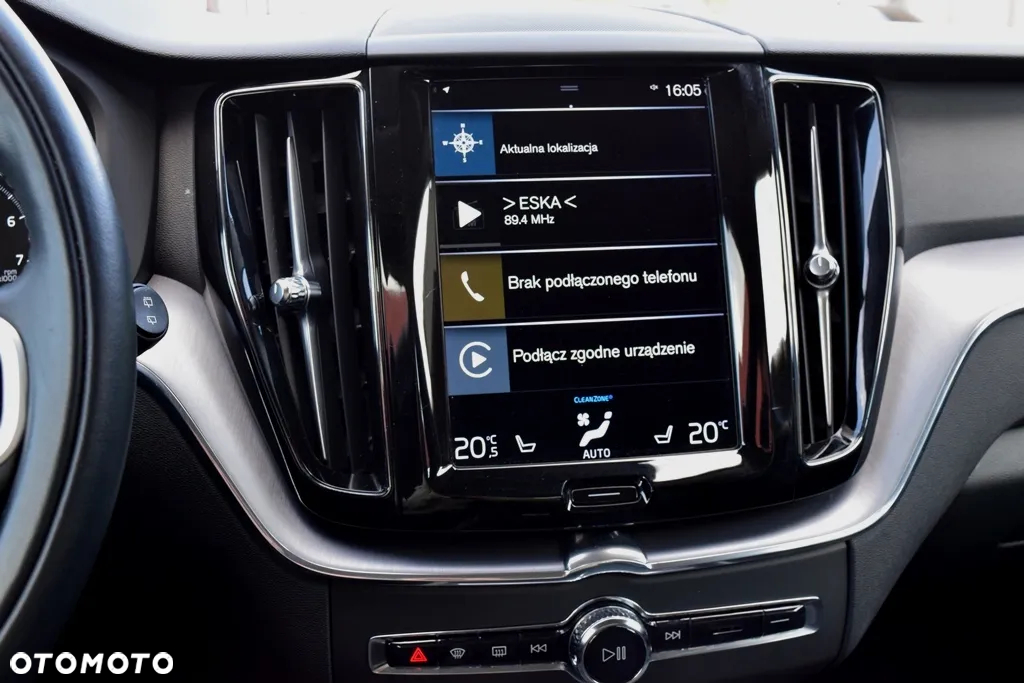 Volvo XC 60 T5 AWD Momentum Pro - 21