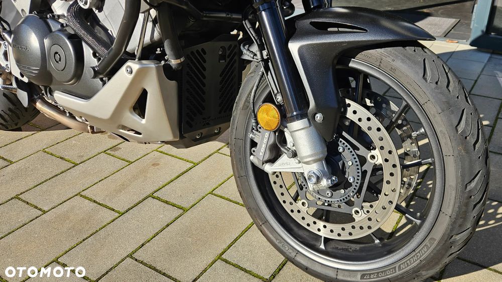 Honda VFR - 15