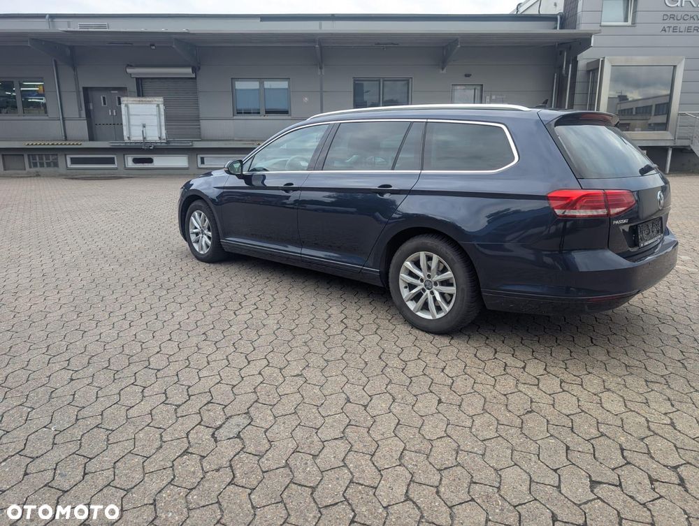 Volkswagen Passat 2.0 TDI (BlueMotion Technology) Comfortline - 4