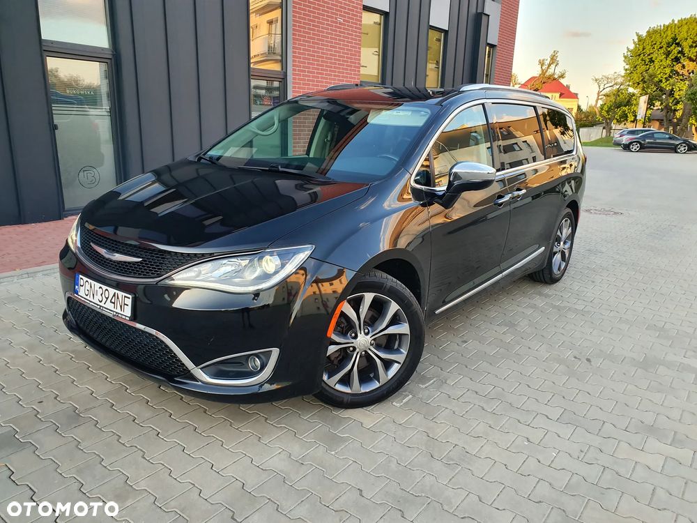 Chrysler Pacifica - 4