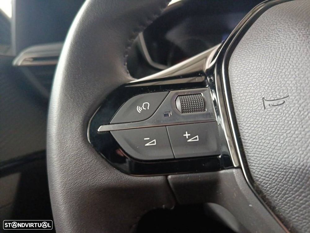 Peugeot 2008 1.2 PureTech Active - 16
