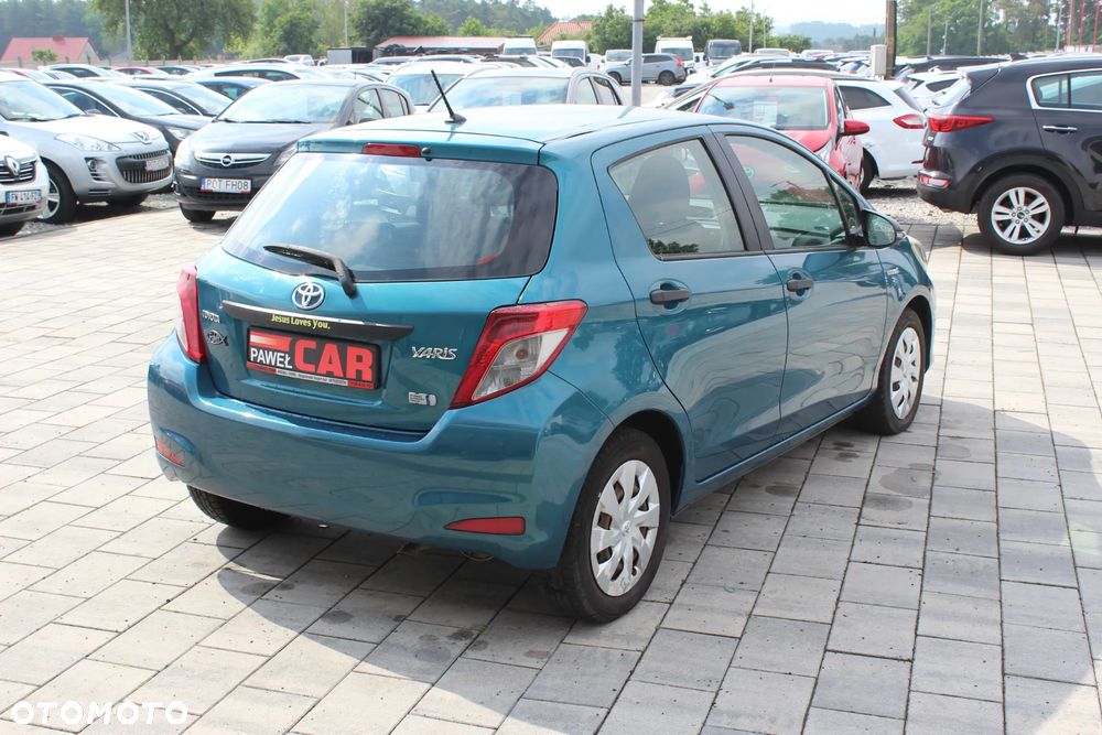 Toyota Yaris Hybrid 100 Premium - 9
